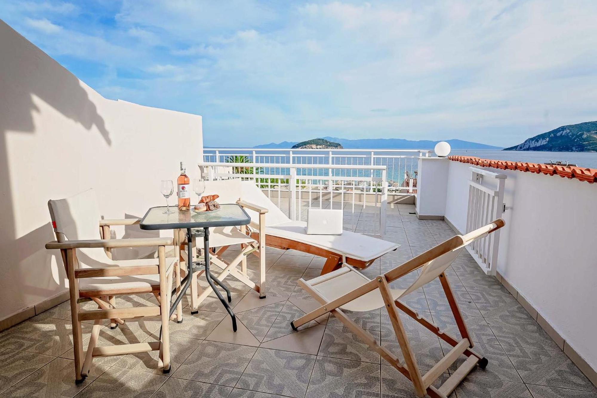 Vournelis Beach Hotel And Spa Nea Iraklitsa Exterior foto